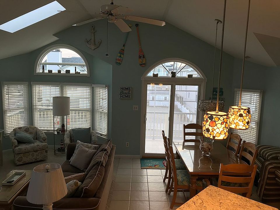1st image of 4804-06 Asbury Ave #4806