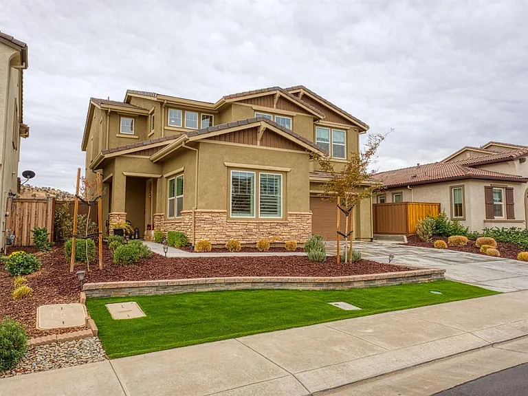Cabernet Ct — Photo 7