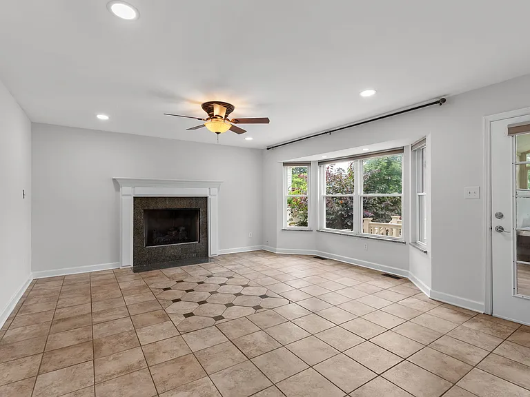 701 Oak Run Ln — Photo 11