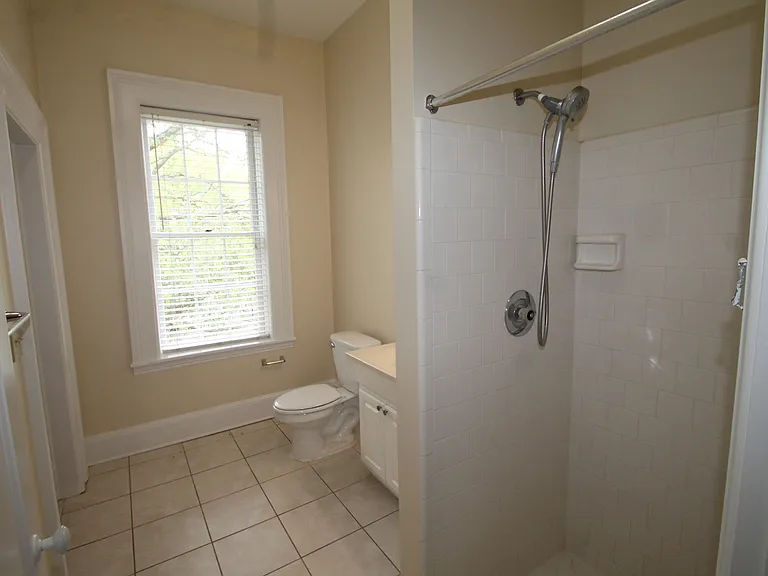 209 W Hall St #A — Photo 17