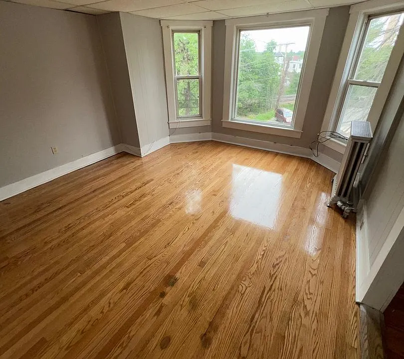 39 Cottage St