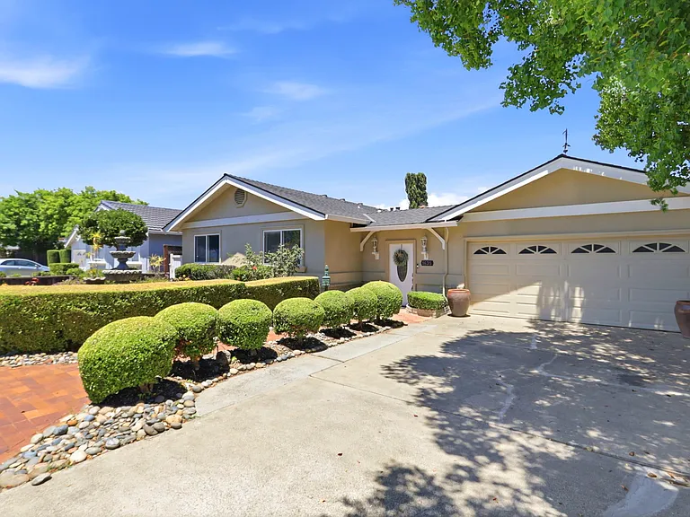 1635 Blossom Hill Rd — Photo 3