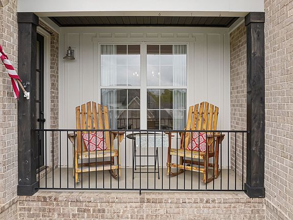 3rd image of 7056 Big Oak Ln
