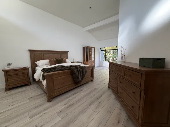 280 Cagney Ln, Newport Beach, CA 92663