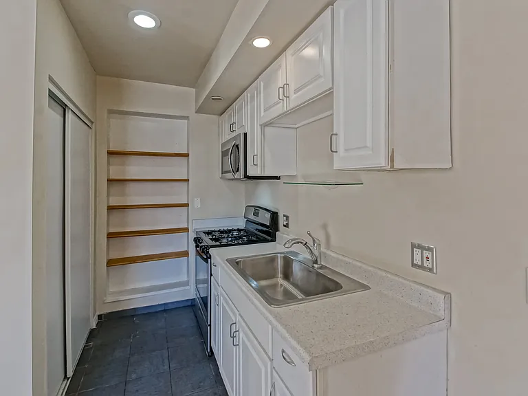 4541 W 172nd St #2 — Photo 24
