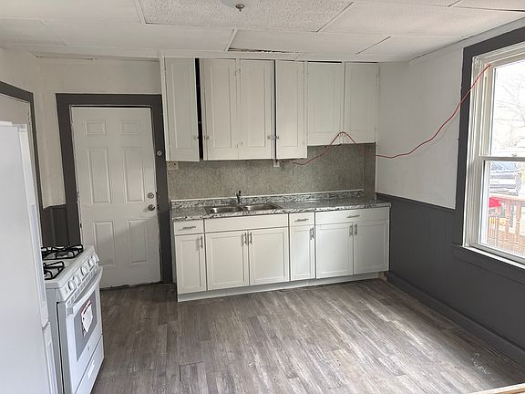 4th image of 2180 W 83rd St Floor 1