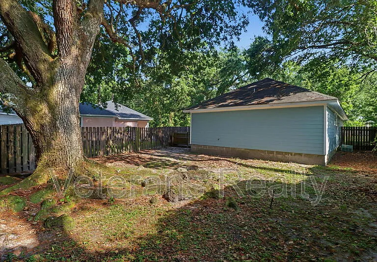 3001 Lamont Rd — Photo 20