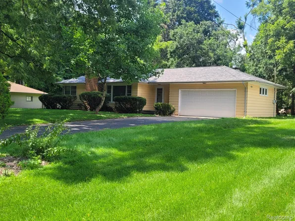 3432 Josephine Ln, Mason, MI 48854