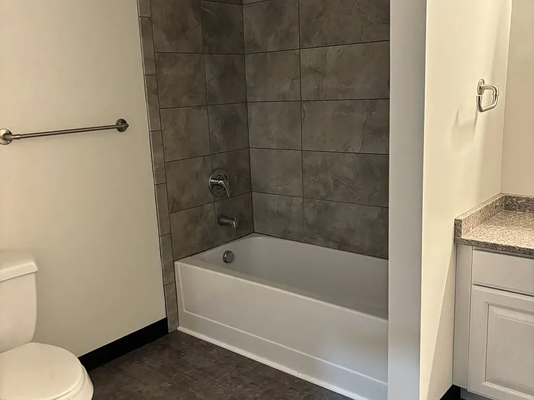 23 N Summit St — Photo 11