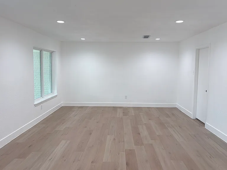 704 Fleetwood St — Photo 20