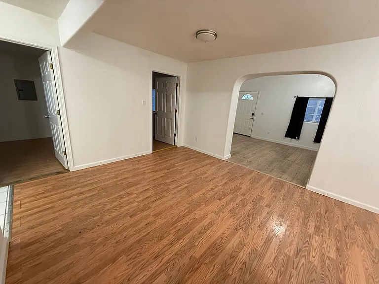 1337 Hyder St — Photo 5