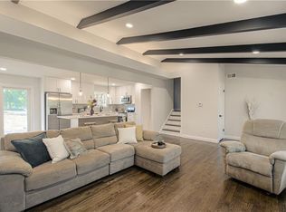 4915 W 79th St, Prairie Village, KS 66208