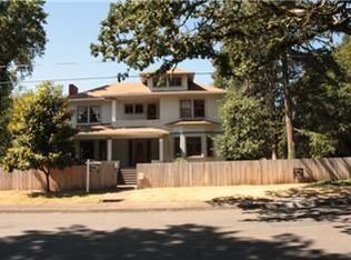 211 S 3rd St, Cottage Grove, OR 97424