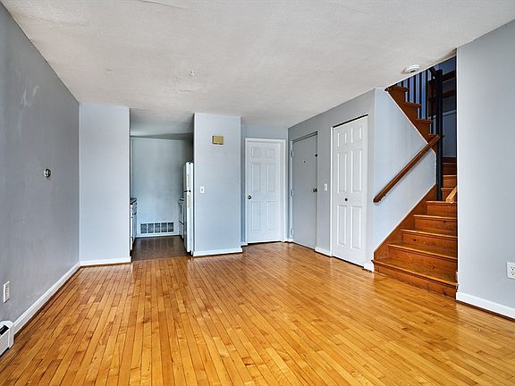 5th image of 242 N East St APT 24