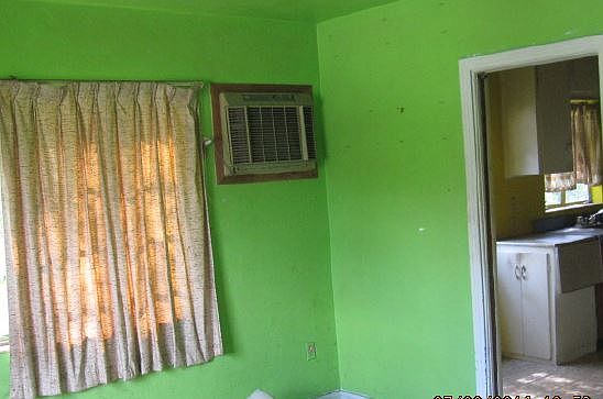 4th image of 4834 Burlington Ave N