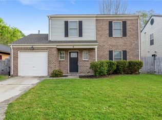 4 Debbie Dr, Hampton, VA 23666