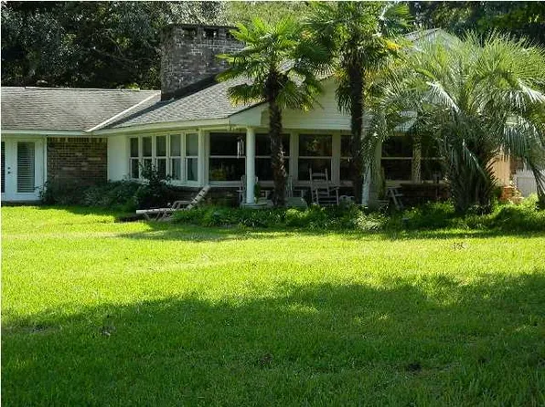 13273 Dauphin Island Pkwy, Coden, AL 36523