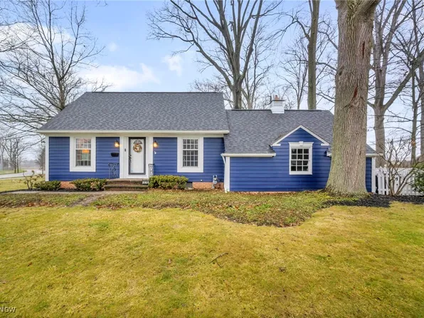 16790 Glenridge Ave, Middleburg Heights, OH 44130