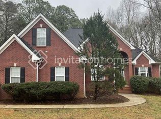 155 Victor Ln, Fayetteville, GA 30214