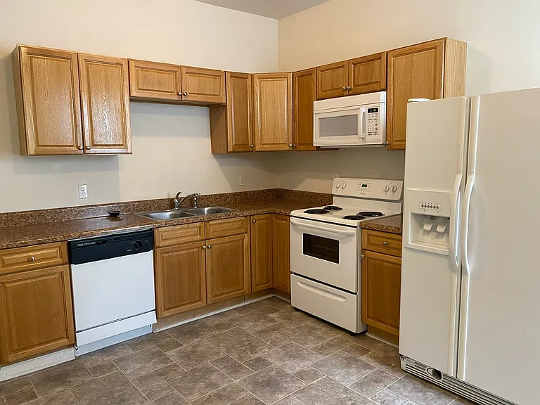 321 W 29th St #3 — Photo 4