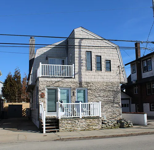 72 Parkside Dr Photo 1