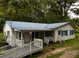 987 Upper Midway Dr, Dunbar, WV 25064