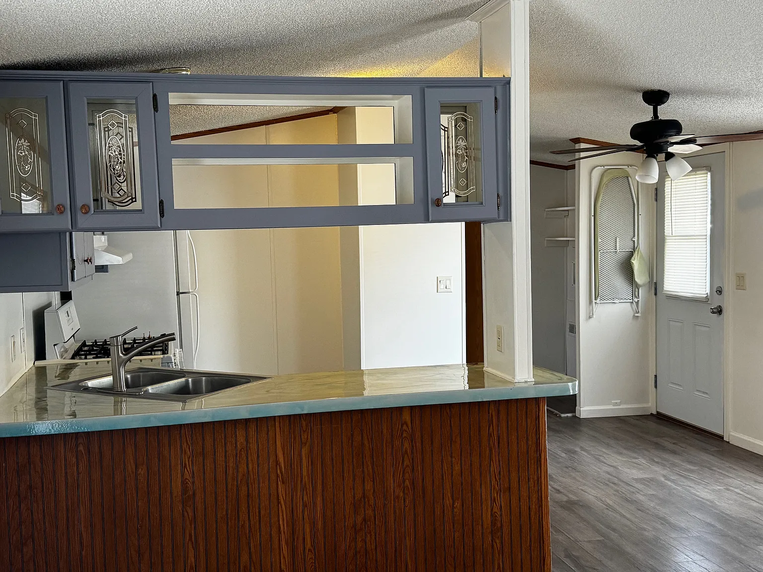 3 bed, 1150 sqft, $995 — Photo 4