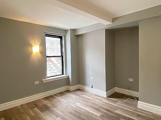 4th image of 240 W 73rd St APT 713