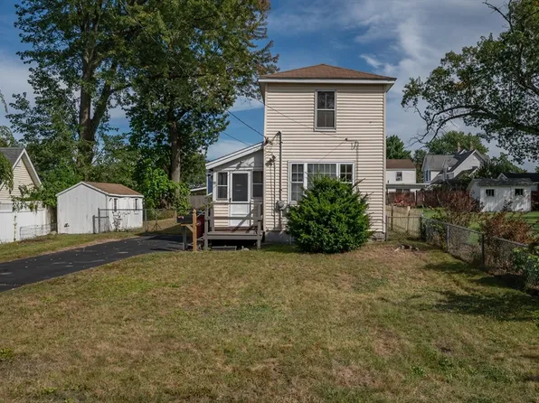 90 Corey St, Lowell, MA 01851