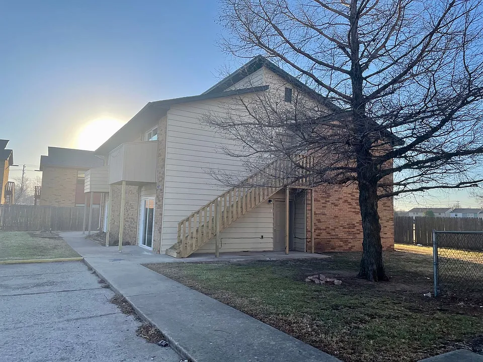 1407 Glen Oaks Ct