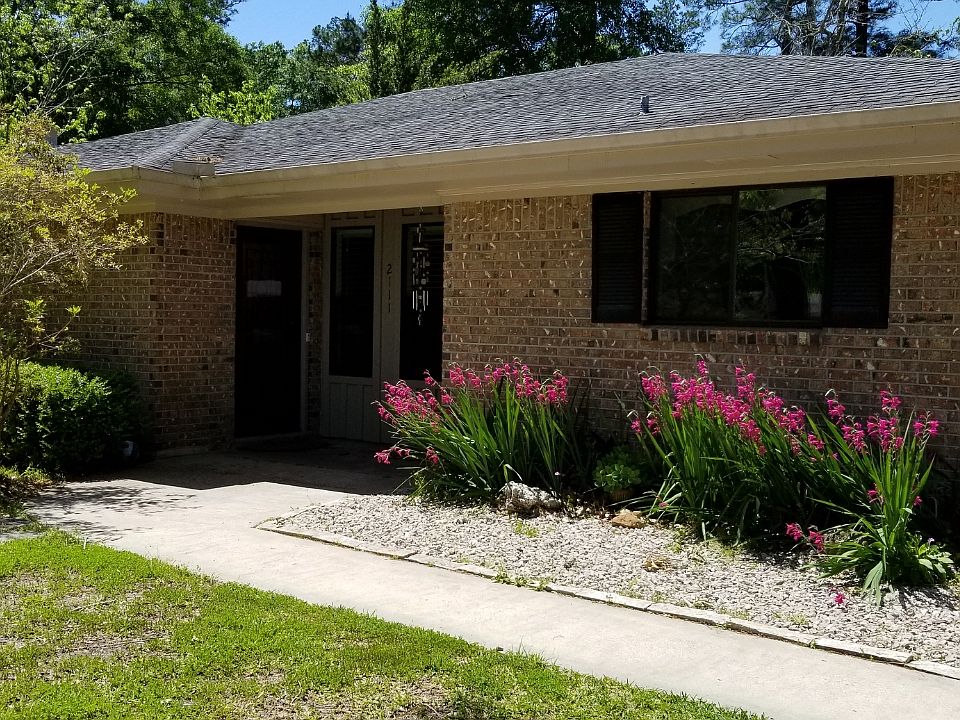 1st image of 2111 Pinecrest Dr