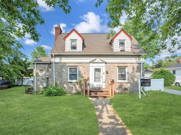 11 Duryea Place, Lynbrook, NY 11563