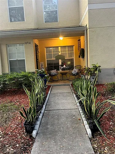 10916 Keys Gate Dr Photo 1