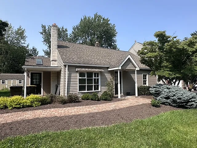 4 bed, 1392 sqft, $2,800 — Photo 1