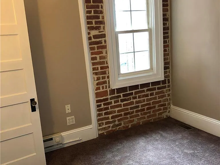1214 Maple St — Photo 9