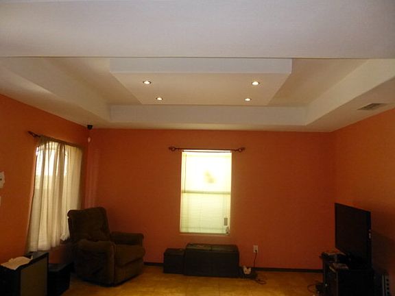 2nd image of 1015 E Jefferson St
