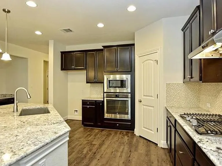 15821 Cinca Terra Dr — Photo 5