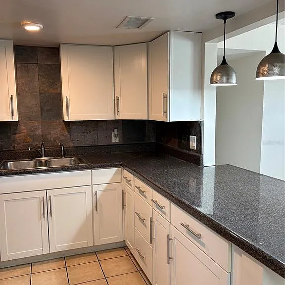 555 69th Ave #7 — Photo 7