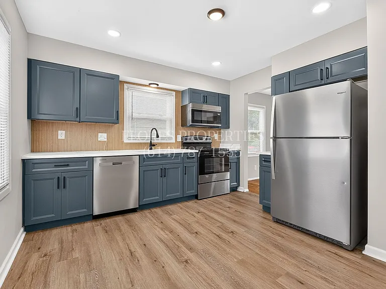 1136 Pauline Ave — Photo 25