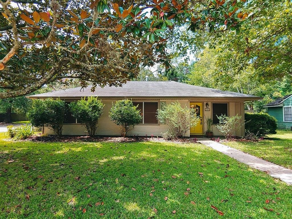 220 Cypress St Lake Jackson Tx 77566 Mls 83183523 Zillow