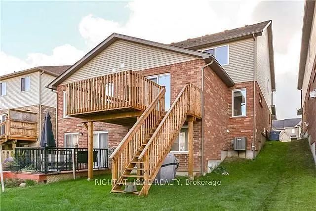 49 Curzon Cres — Photo 10