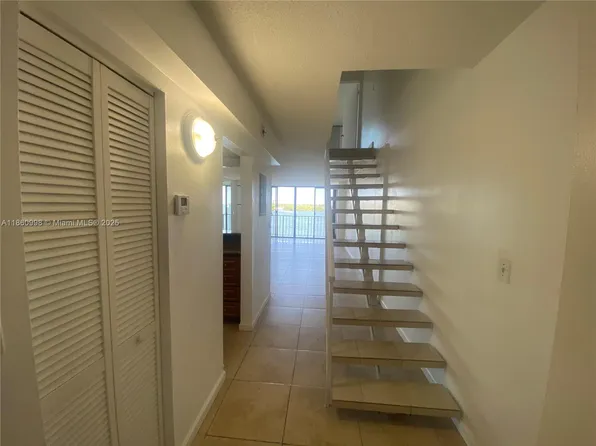 7899 NE Bayshore Ct APT 3D, Miami, FL 33138