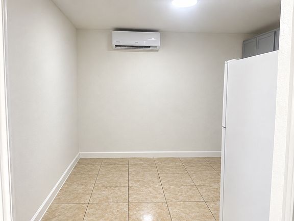 2nd image of 1140 Fountain St #B