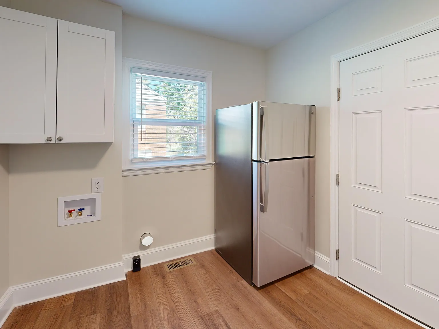 2 bed, 784 sqft, $1,776 — Photo 3