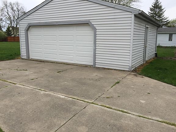 2.5 car garage