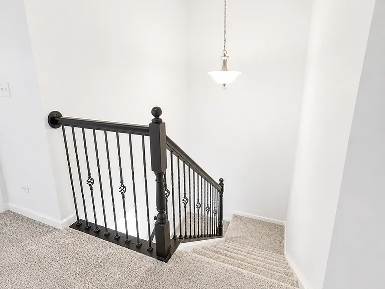 95 Valencia Pkwy — Photo 19