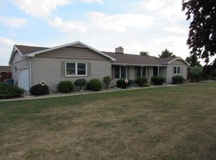 304 Meadowmere Dr, Butler, IN 46721