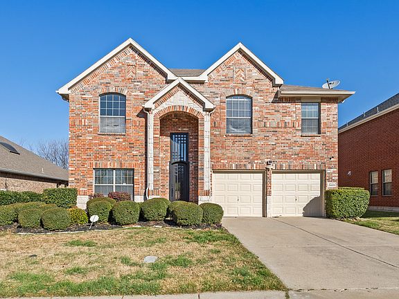 3rd image of 2409 Eisenhower Dr