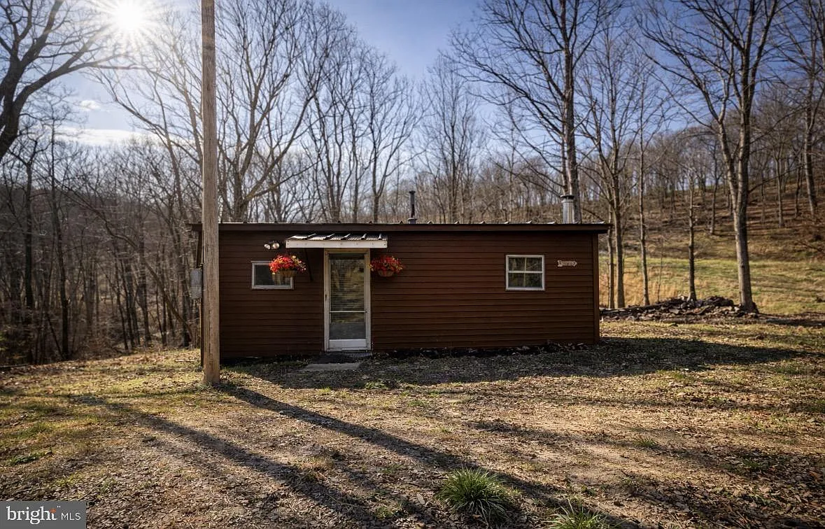 507 Mowry Rd photo 1