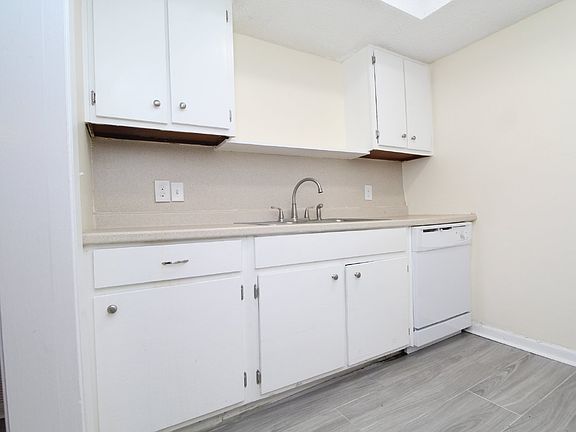 5th image of 8150 Lillian Hwy